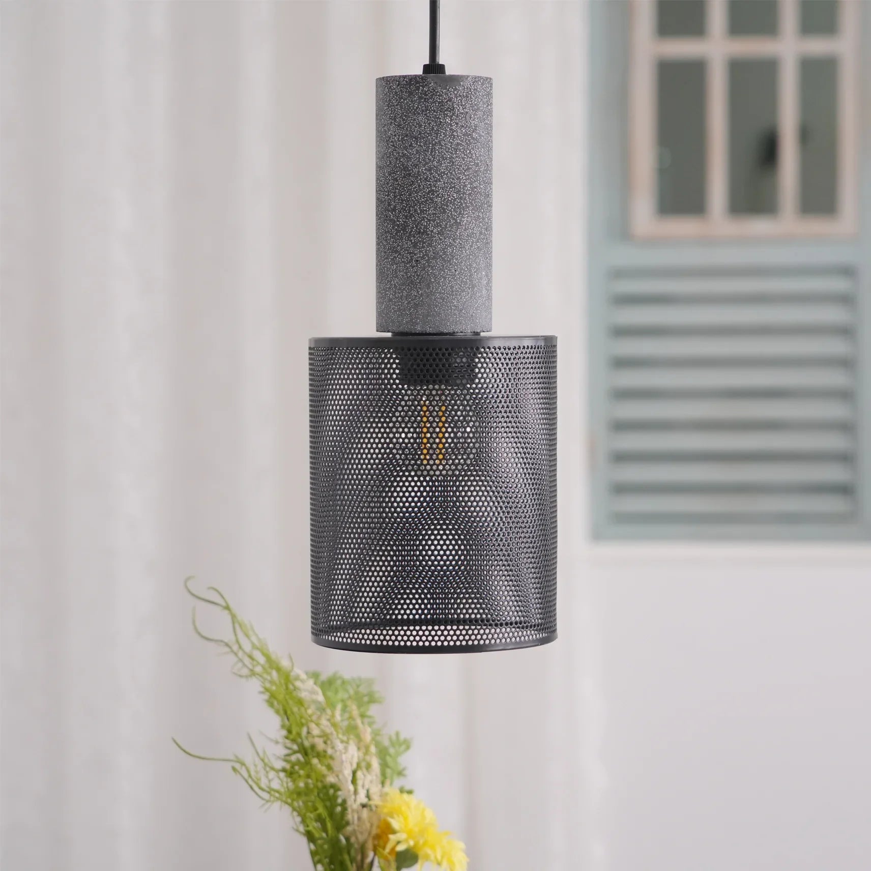 Concrete Mesh Pendant Light | Industrial Wire Cage, E27