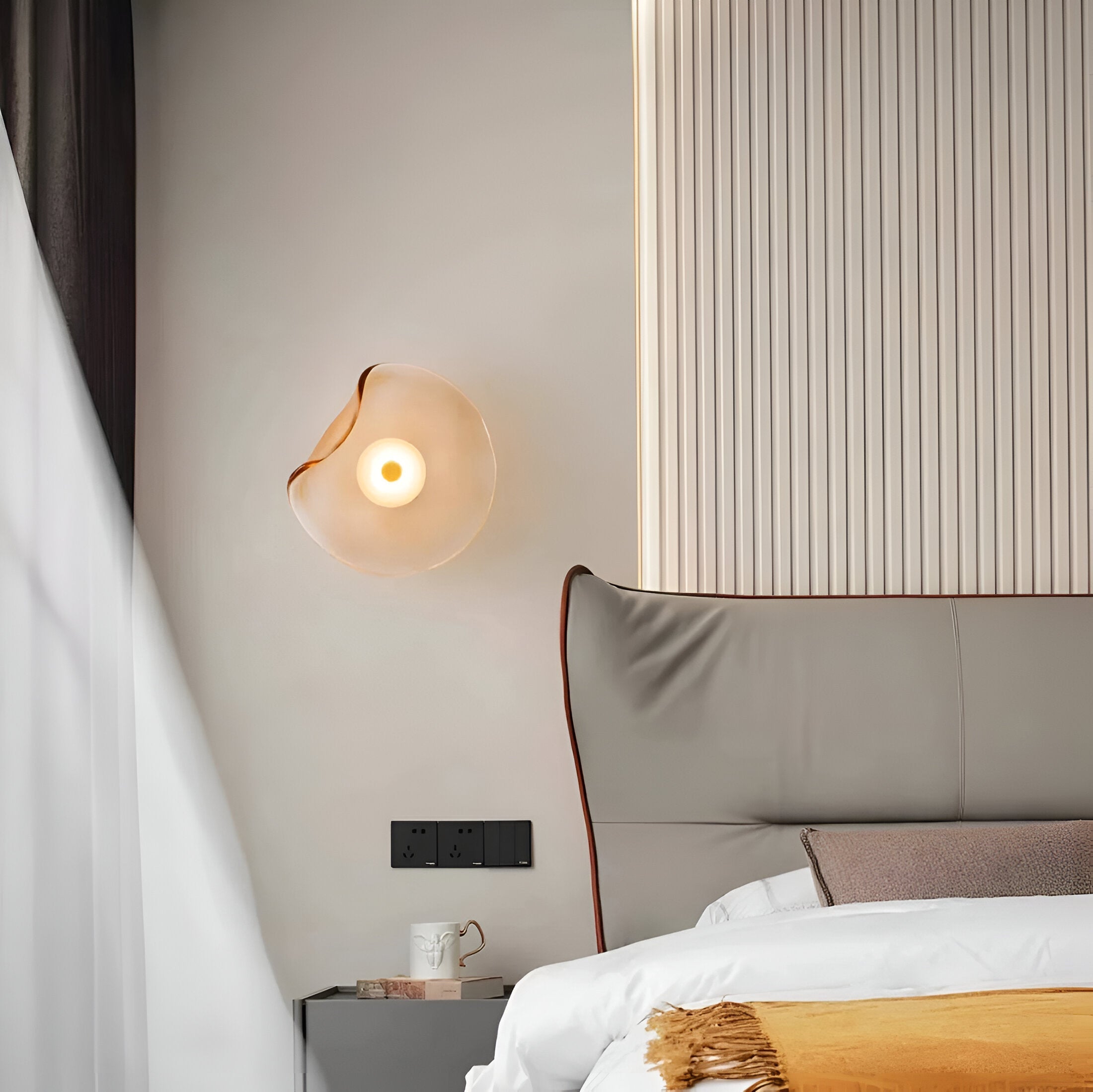 Curved Glass LED Wall Light | Japandi Style, Warm White