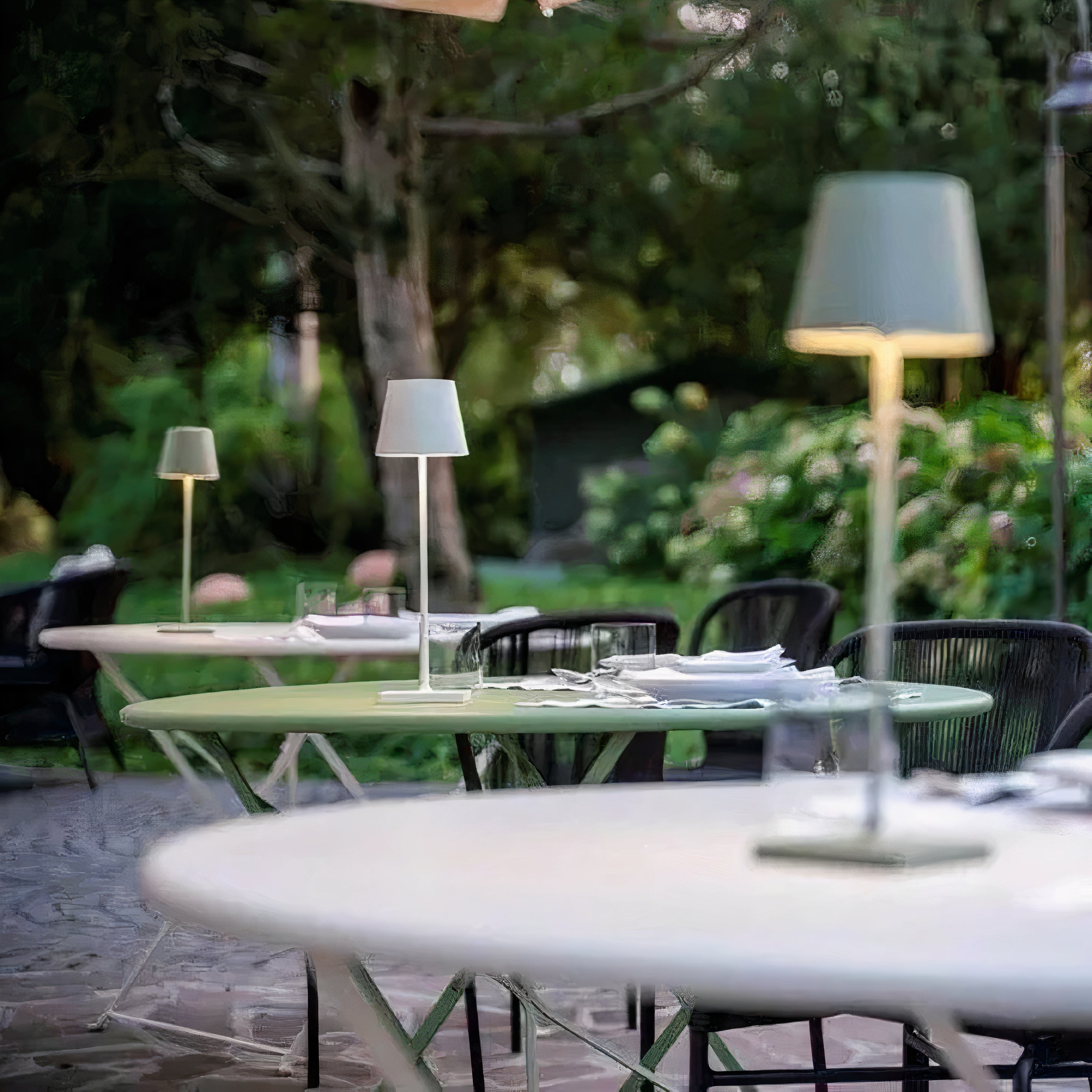 Scandinavian LED Table Lamp | Wireless, Dimmable, IP65 Aluminium
