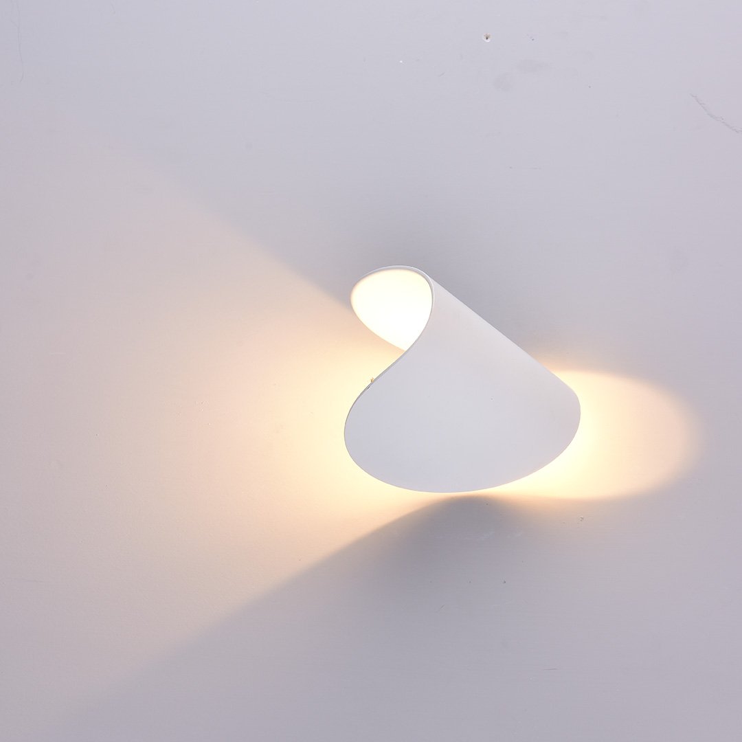 Adjustable Up-Down LED Wall Sconce | Italian-Inspired Metal Design